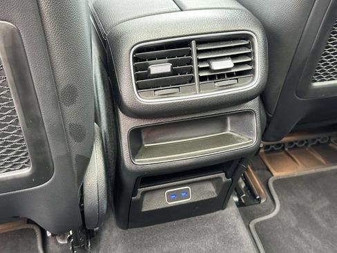 Used 2024 Mercedes-Benz GLE 450 4MATIC image 17