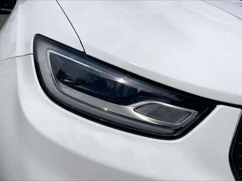 Used 2024 Chrysler Pacifica Touring-L FWD image 30