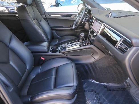 Used 2024 Porsche Macan Turbo image 12