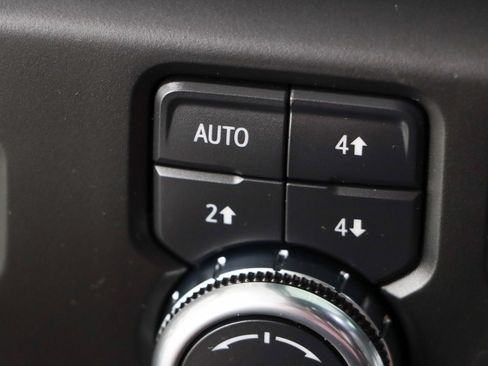 Used 2024 GMC Sierra 1500 AT4 w/ Technology Package AWD/4WD image 25