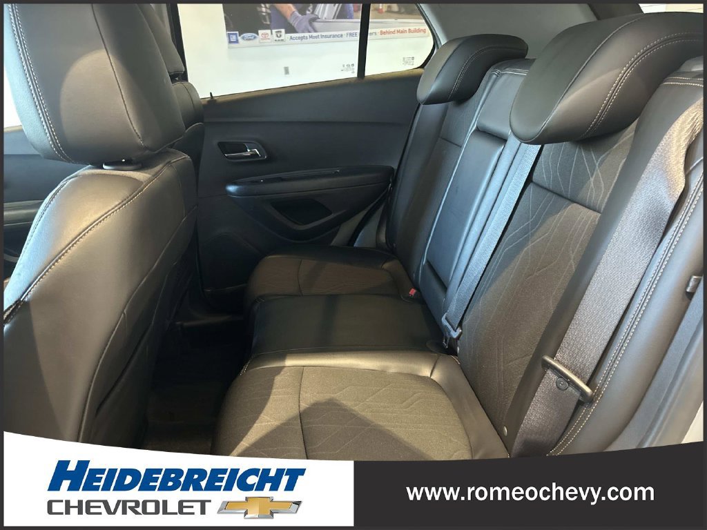 Used 2019 Chevrolet Trax LT w/ LT Convenience Package AWD/4WD image 12