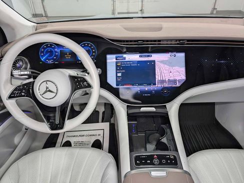 Certified 2023 Mercedes-Benz EQS 580 4MATIC SUV image 16