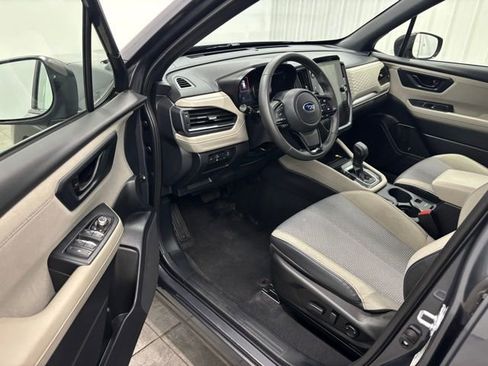 Used 2025 Subaru Forester Premium AWD/4WD image 16