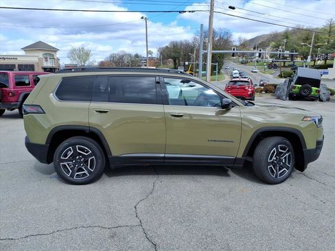 New 2026 Jeep Cherokee Laredo image 3