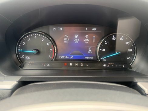 Used 2024 Ford Explorer XLT AWD/4WD image 16