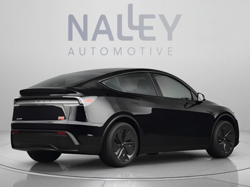 Used 2026 Tesla Model Y 2WD image 3