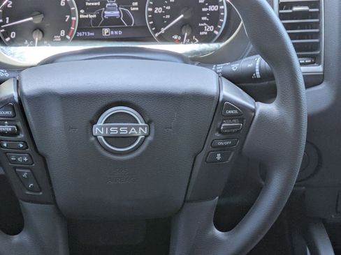 Used 2022 Nissan Frontier SV w/ Technology Package RWD image 22