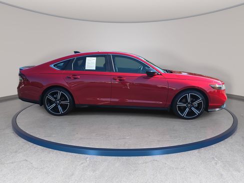 Used 2024 Honda Accord Sport image 4