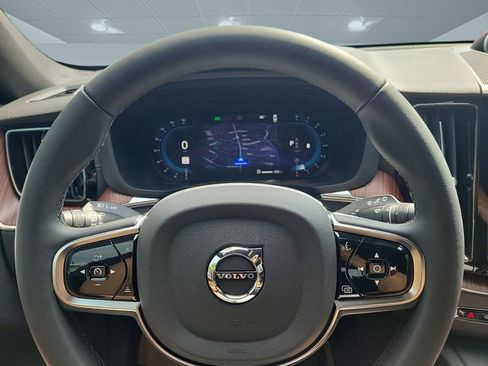 New 2024 Volvo XC60 B5 Ultimate image 15