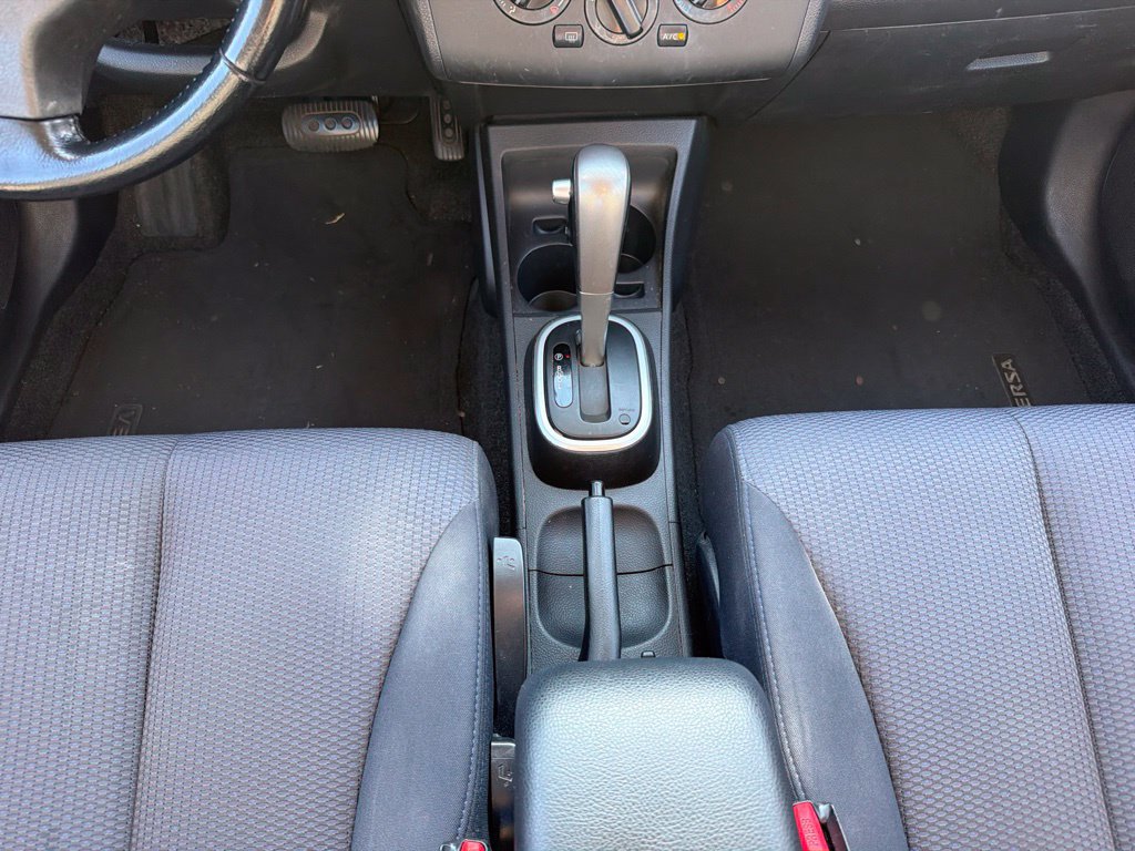 Used 2008 Nissan Versa Hatchback w/ Convenience Pkg FWD image 27