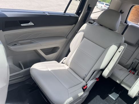 Certified 2023 Volkswagen Atlas SEL R-Line AWD/4WD image 22