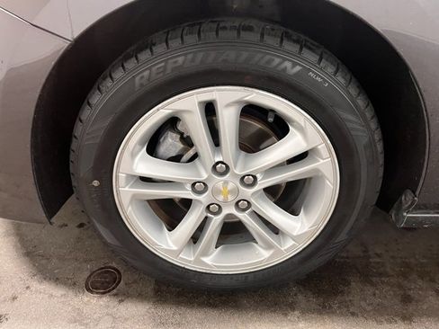 Used 2017 Chevrolet Cruze LT image 28