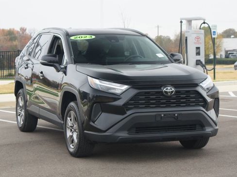 Used 2023 Toyota RAV4 XLE image 2