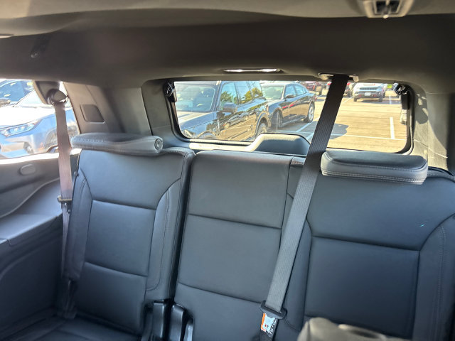 Used 2026 Chevrolet Tahoe High Country AWD/4WD image 4