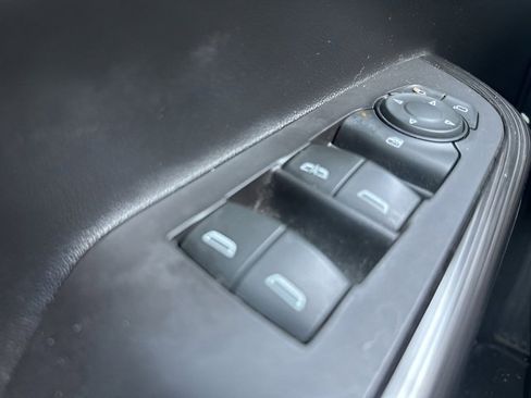 Used 2019 GMC Acadia SLT image 17