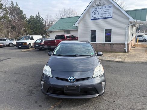 Used 2013 Toyota Prius Two image 2