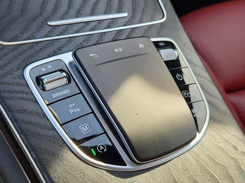 Used 2021 Mercedes-Benz GLC 300 4MATIC image 23