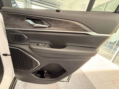 Used 2024 Jeep Grand Cherokee Limited 4xe w/ Luxury Tech Group II image 45