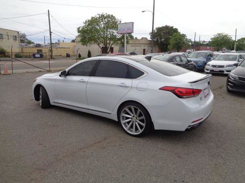 Used 2015 Hyundai Genesis 5.0 RWD image 3