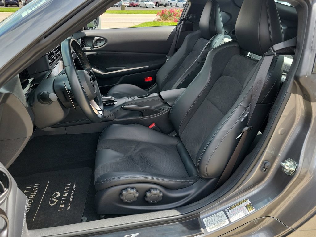 Used 2025 Nissan Z Performance w/ Floor Mat Package RWD image 24