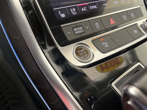 Used 2021 Audi Q8 Premium Plus w/ Premium Plus Package image 36