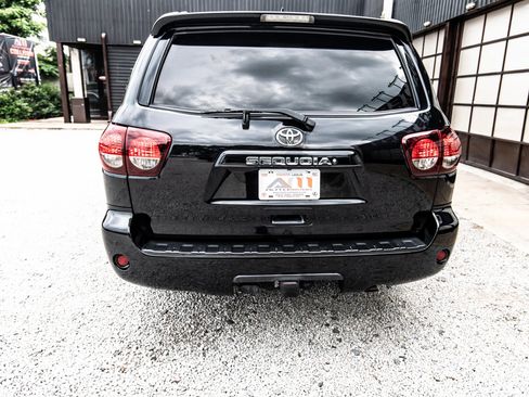 Used 2018 Toyota Sequoia SR5 RWD image 8