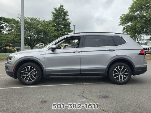 Used 2021 Volkswagen Tiguan SE FWD image 2