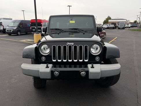 Used 2016 Jeep Wrangler Unlimited Sahara w/ Connectivity Group image 2