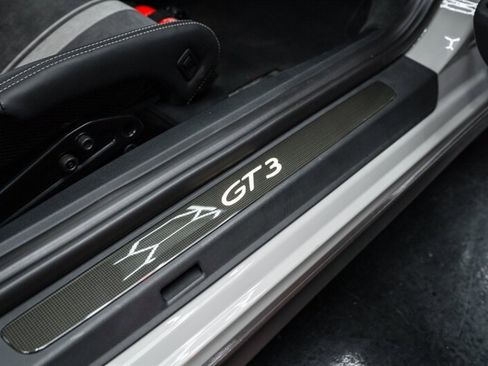 Used 2018 Porsche 911 GT3 image 40