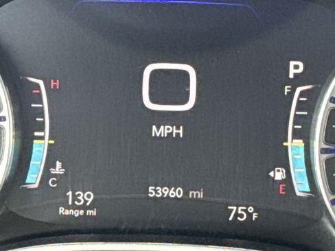 Used 2024 Chrysler Pacifica Touring-L FWD image 18