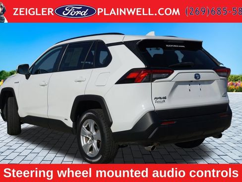 Used 2021 Toyota RAV4 LE AWD/4WD image 3