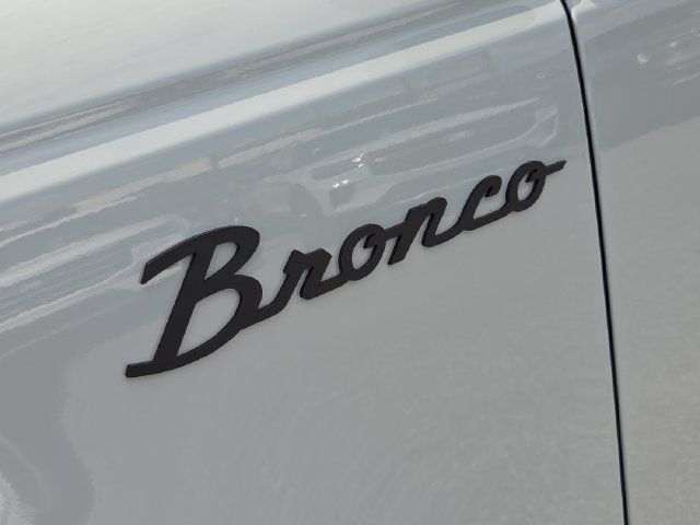 Certified 2022 Ford Bronco Outer Banks w/ Sasquatch Package AWD/4WD image 33