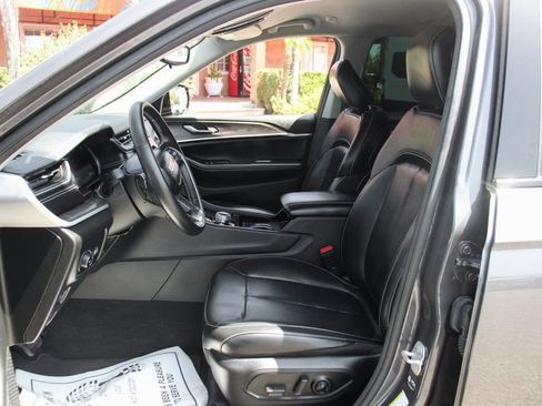 Used 2021 Jeep Grand Cherokee L Limited image 19