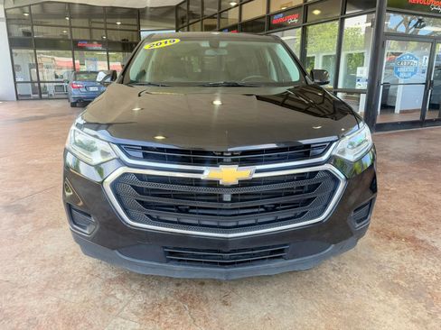 Used 2019 Chevrolet Traverse LS FWD image 2