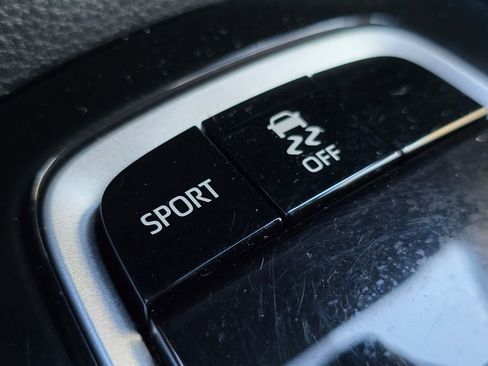 Used 2022 Toyota Corolla SE image 32