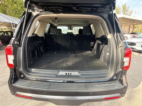 Used 2022 Ford Expedition XLT image 25