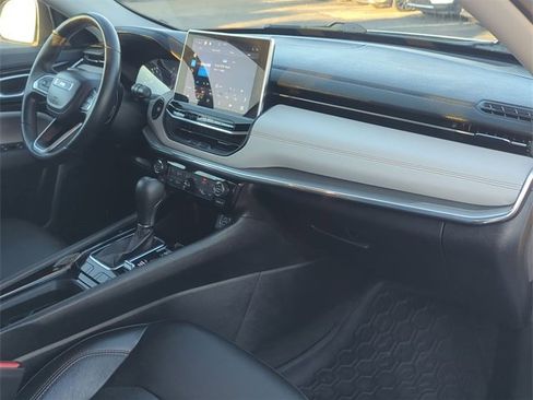 Used 2022 Jeep Compass Limited image 26