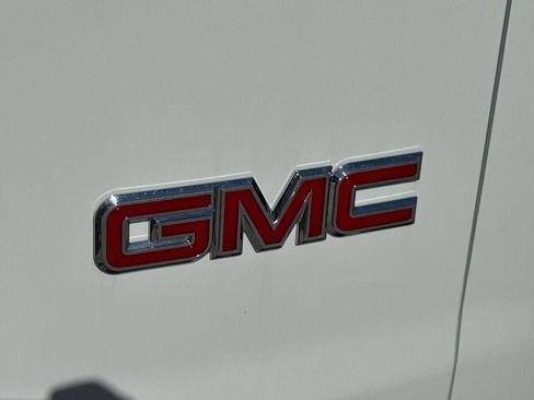 New 2025 GMC Savana 2500 w/ Driver Convenience Package image 17