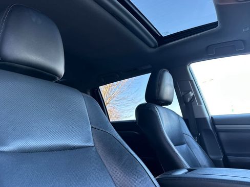 Used 2019 Toyota Highlander Limited image 18