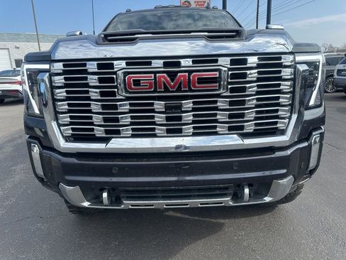 Used 2024 GMC Sierra 2500 Denali w/ Denali Reserve Package image 17