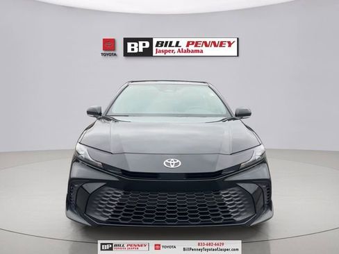 Used 2025 Toyota Camry SE image 8