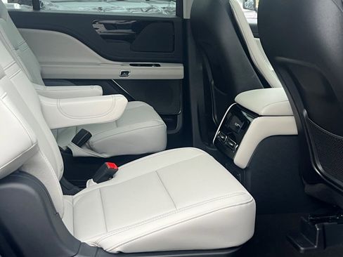 New 2026 Lincoln Aviator Premiere Sport Utility image 11