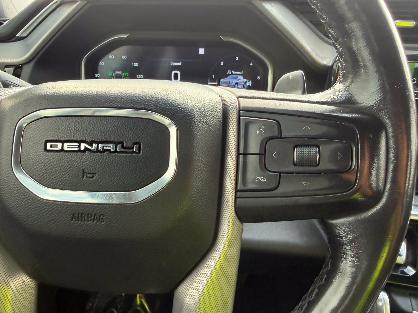 Used 2022 GMC Sierra 1500 Denali AWD/4WD image 16