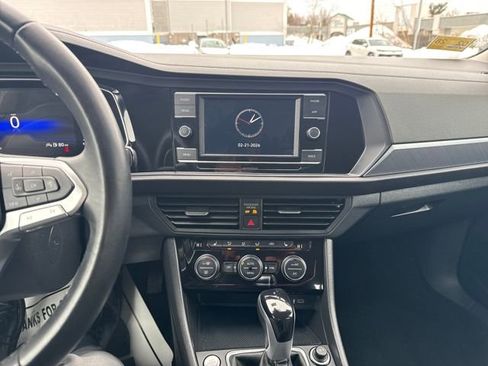 Certified 2024 Volkswagen Jetta SE image 23