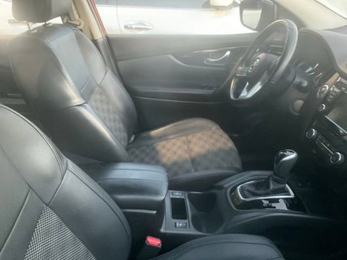 Used 2022 Nissan Rogue Sport SV w/ Technology Package AWD/4WD image 5