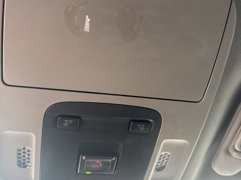 Used 2020 Toyota Camry SE image 34