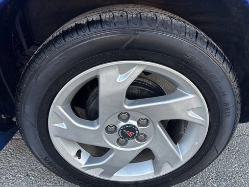 Used 2003 Pontiac Vibe w/ Power Group Value Package image 16