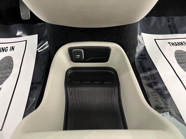 Used 2023 Chrysler Voyager LX FWD image 25