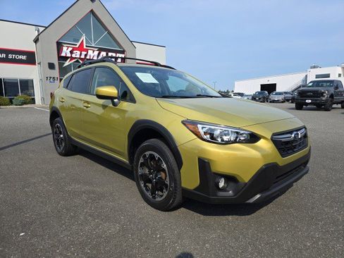 Used 2022 Subaru Crosstrek 2.0i Premium w/ Moonroof Package image 1