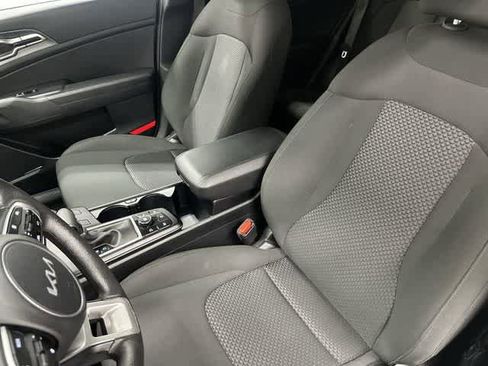 Used 2025 Kia Sportage LX image 10